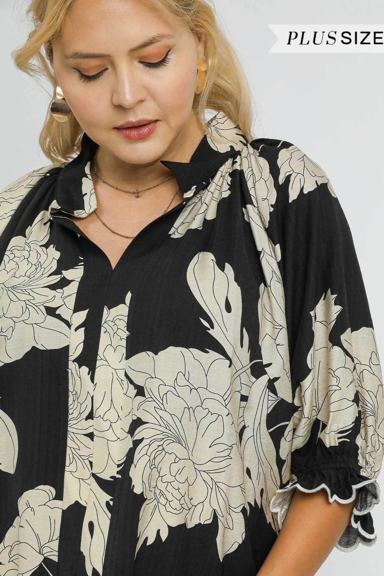 Peony Scallop Trim Blouse