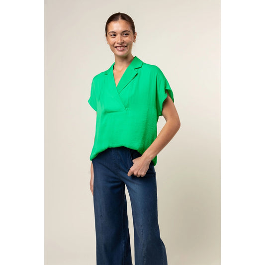 Short Sleeve Collared Blouse