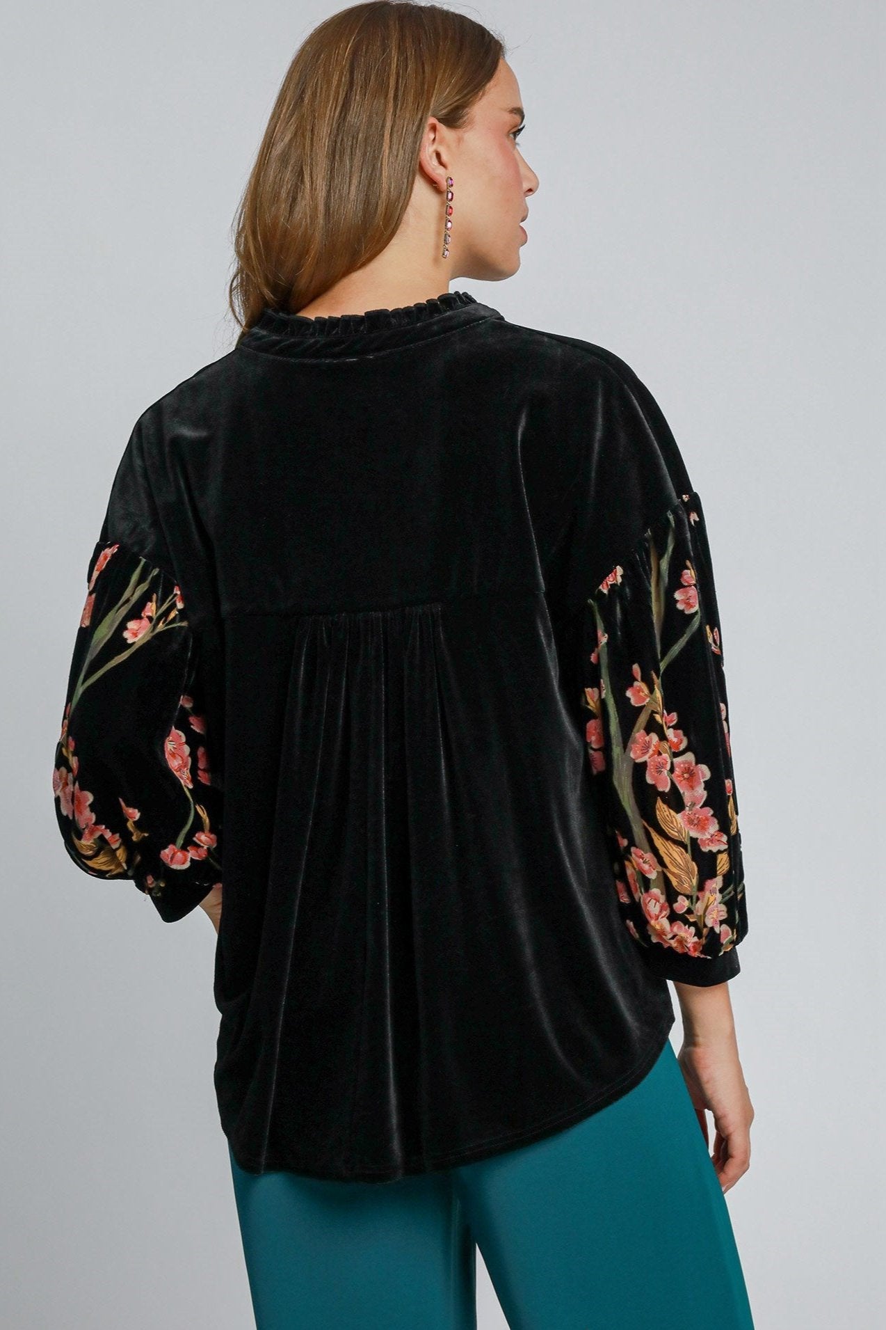 Puff Sleeved Velvet Top