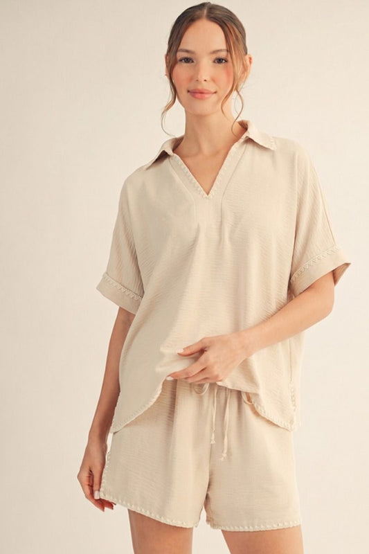Scallop Embroidery V-Neck in Oatmeal & Black